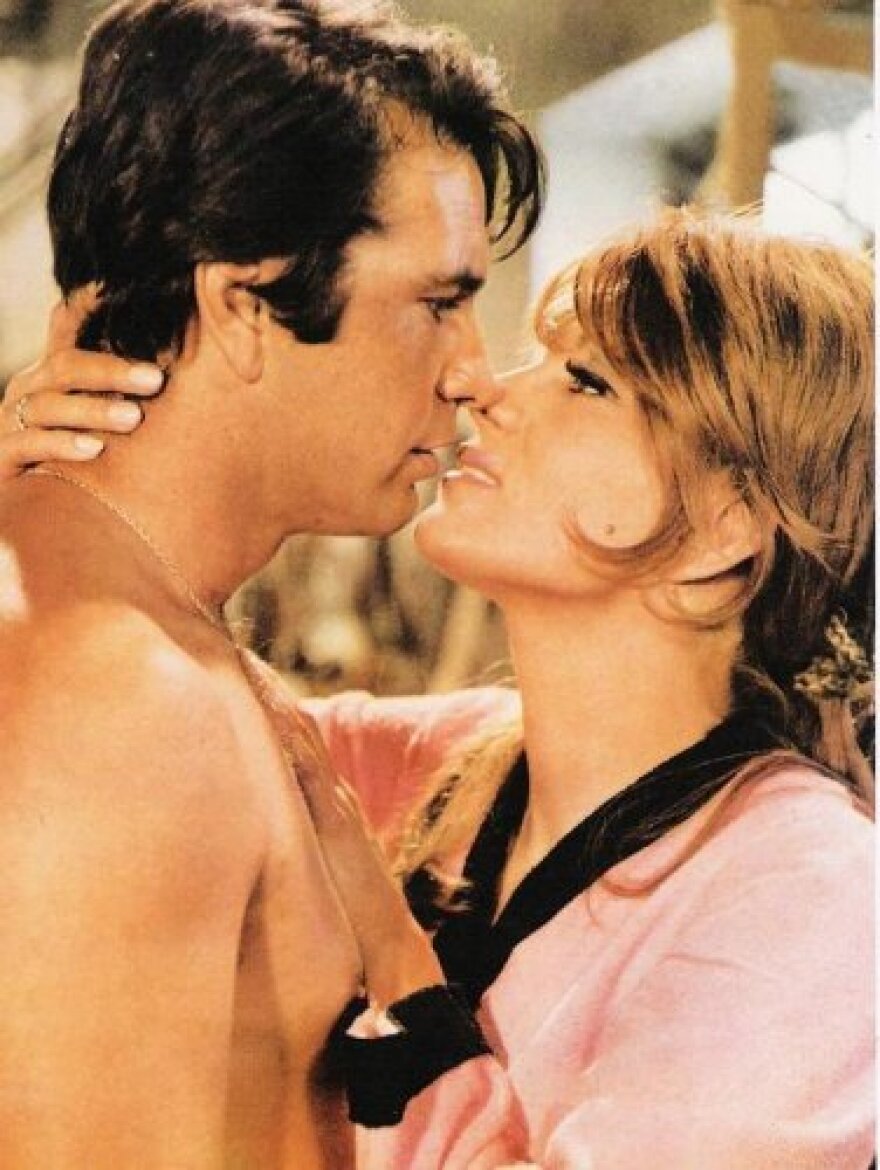 Μαίρη Χρονοπούλου: Η πολυτάραχη ζωή της - Η καταπιεστική μητέρα, οι έρωτες, η φιλία με τον Νίκο Κούρκουλο