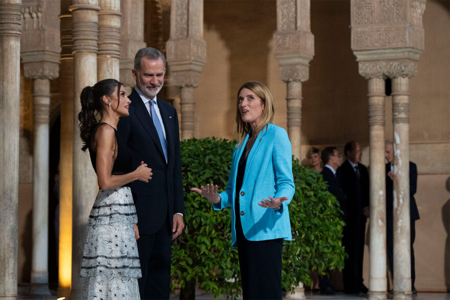 Σύνοδος Κορυφής στη Γρανάδα: Λαμπερές παρουσίες, χαμόγελα και πηγαδάκια στη δεξίωση παρά την… ασυμφωνία