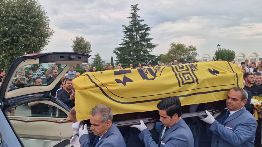 Γιάννης Ιωαννίδης: Το τελευταίο αντίο στον «ξανθό» - Αποθέωση στο «Αλεξάνδρειο» - Βίντεο και φωτογραφίες