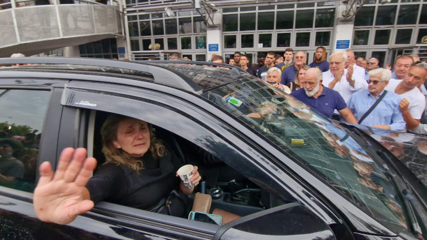 Γιάννης Ιωαννίδης: Το τελευταίο αντίο στον «ξανθό» - Αποθέωση στο «Αλεξάνδρειο» - Βίντεο και φωτογραφίες