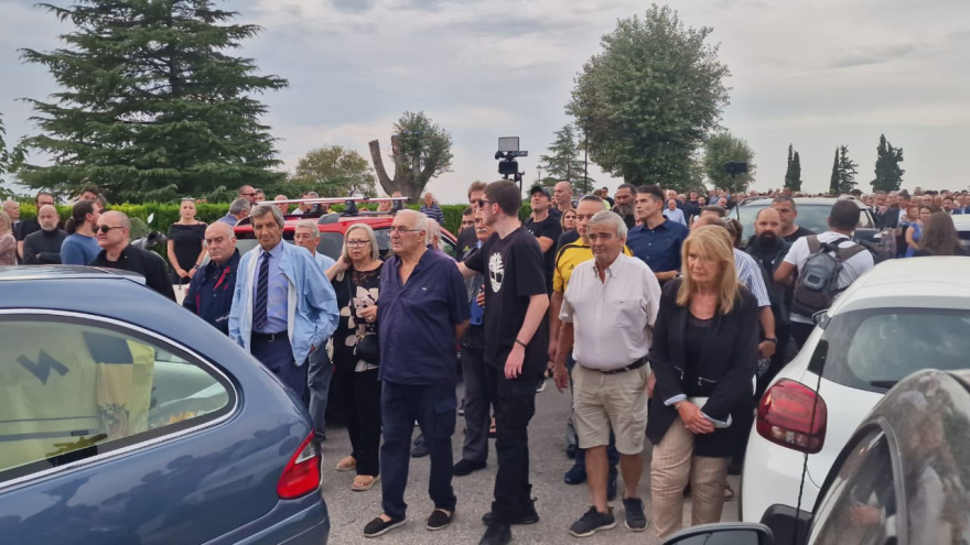 Γιάννης Ιωαννίδης: Το τελευταίο αντίο στον «ξανθό» - Αποθέωση στο «Αλεξάνδρειο» - Βίντεο και φωτογραφίες