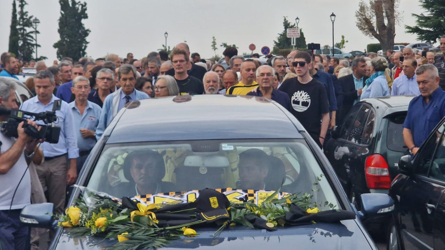 Γιάννης Ιωαννίδης: Το τελευταίο αντίο στον «ξανθό» - Αποθέωση στο «Αλεξάνδρειο» - Βίντεο και φωτογραφίες