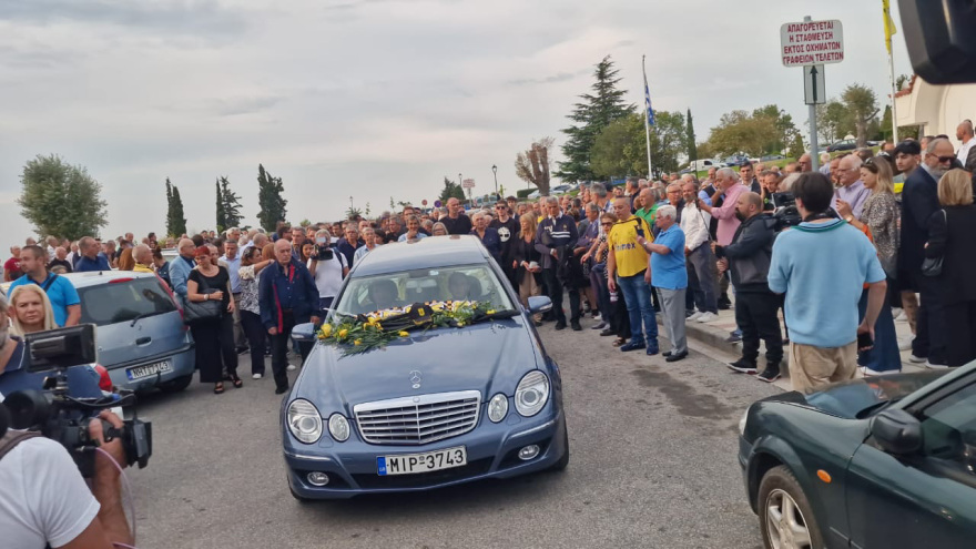 Γιάννης Ιωαννίδης: Το τελευταίο αντίο στον «ξανθό» - Αποθέωση στο «Αλεξάνδρειο» - Βίντεο και φωτογραφίες