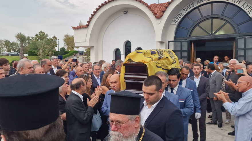 Γιάννης Ιωαννίδης: Το τελευταίο αντίο στον «ξανθό» - Αποθέωση στο «Αλεξάνδρειο» - Βίντεο και φωτογραφίες