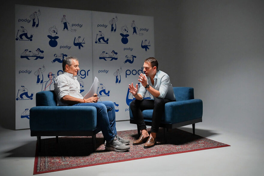 Ο Κασσελάκης στους «Πρωταγωνιστές»: Από τον Βελουχιώτη στον Batman