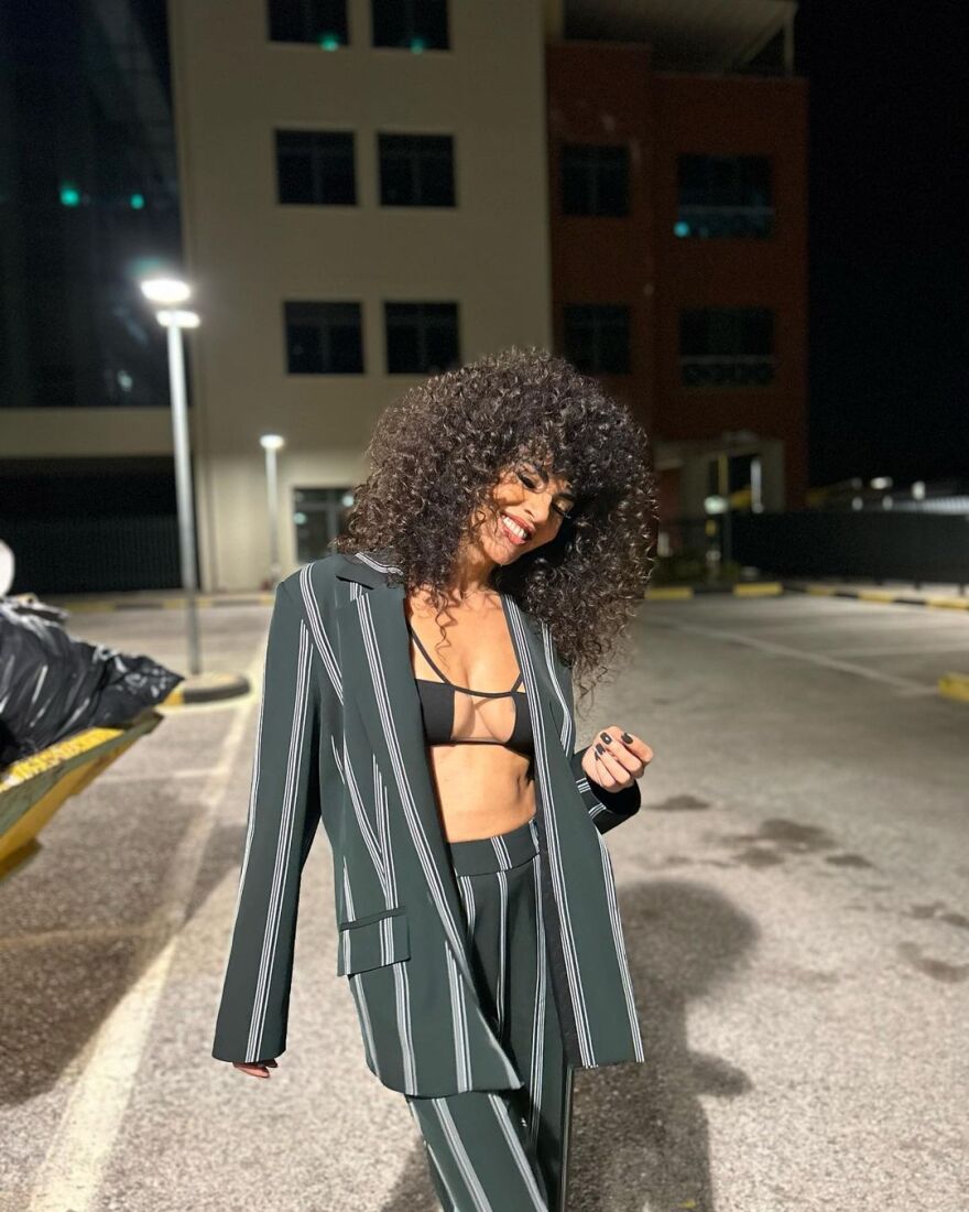 Μαρία Σολωμού: Με κοστούμι στο Instagram η ηθοποιός - Δείτε φωτογραφίες