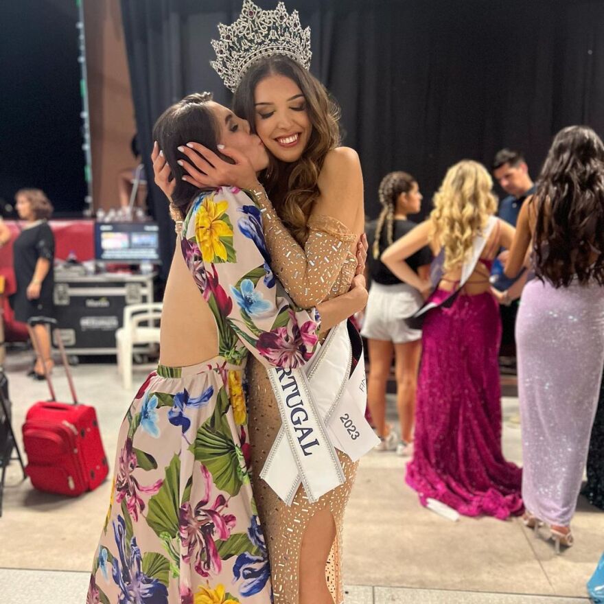 Ποια είναι η τρανς που στέφθηκε «Μις Πορτογαλία» και τώρα διεκδικεί τον τίτλο «Μις Κόσμος»