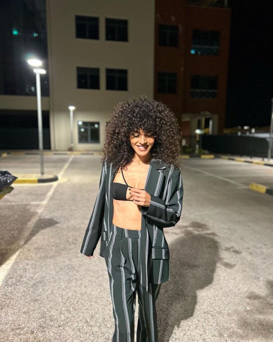 Μαρία Σολωμού: Με κοστούμι στο Instagram η ηθοποιός - Δείτε φωτογραφίες