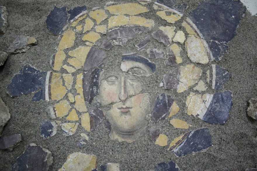 Ακρόπολη Θεσσαλονίκης - Στο φως Παλαιολόγειος Ναός