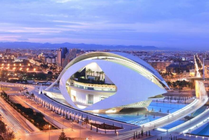 Σαντιάγο Καλατράβα: Οροφές που ραγίζουν, γέφυρες που γλιστράνε και χορός δισ. γύρω από τα έργα του