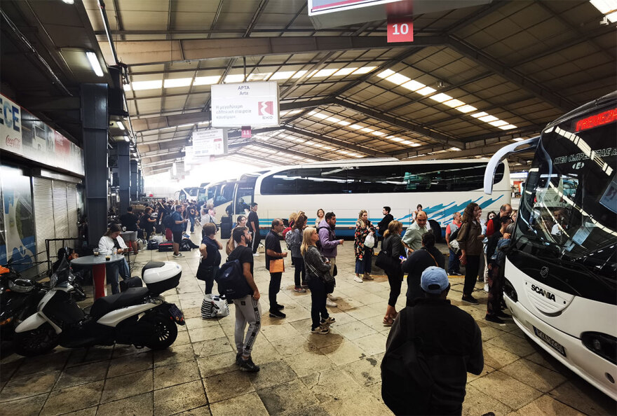 Αυτοδιοικητικές εκλογές: Κοσμοσυρροή στα ΚΤΕΛ Κηφισού από ετεροδημότες για τις αυριανές κάλπες - Δείτε φωτογραφίες