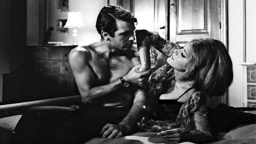 Μαίρη Χρονοπούλου: Η κλωτσιά του Σακελλάριου, ο προστάτης Κούρκουλος και ο απαγορευμένος έρωτας με πολιτικό