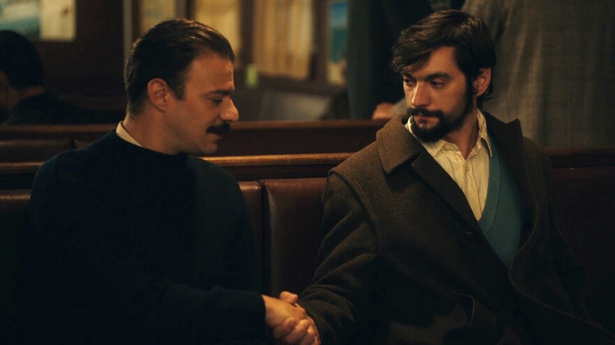 To Nαυάγιο: Οι προσπάθειες του καπετάν Στελή να αποτρέψει την αναχώρηση του «Φοίνικα» πέφτουν στο κενό