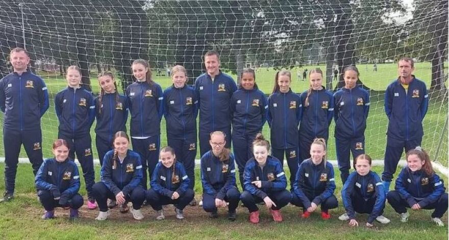 Ο ράπερ 50 Cent χορηγός σε ποδοσφαιρική ομάδα κοριτσιών U14 στην Ουαλία