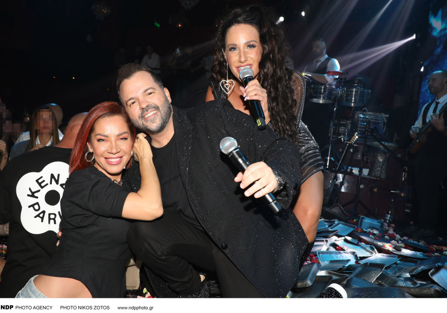 Μαριάντα Πιερίδη: Οι φωτογραφίες της από τα μπουζούκια - Πήρε το μικρόφωνο και τραγούδησε Μαρινέλλα 