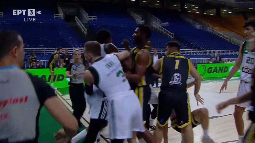 Basket League, Παναθηναϊκός-Μαρούσι: Σύρραξη και αποβολή για Αντετοκούνμπο και Λούκοβιτς - Δείτε βίντεο
