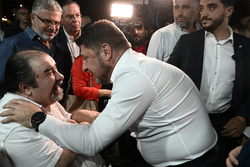 Θρίαμβος για τον «καλό στρατιώτη» Χαρδαλιά - Περιφερειάρχης Αττικής από τον α' γύρο για πρώτη φορά σε 17 χρόνια