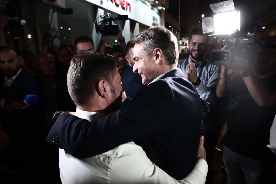 Θρίαμβος για τον «καλό στρατιώτη» Χαρδαλιά - Περιφερειάρχης Αττικής από τον α' γύρο για πρώτη φορά σε 17 χρόνια