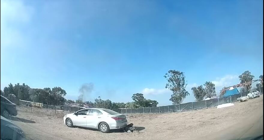 Πόλεμος στο Ισραήλ: Τρομοκράτης της Χαμάς πυροβολεί εξ επαφής επισκέπτη του φεστιβάλ που παρίστανε τον νεκρό