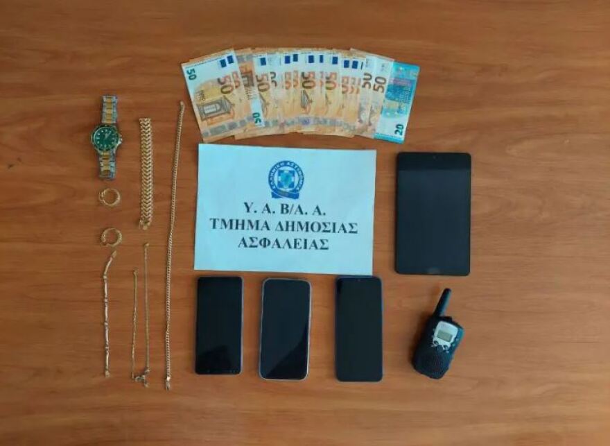 Παλλήνη: Συνελήφθησαν τρία μέλη συμμορίας που «σήκωσαν» χρηματοκιβώτιο από κατάστημα με λεία άνω των 120.000 ευρώ