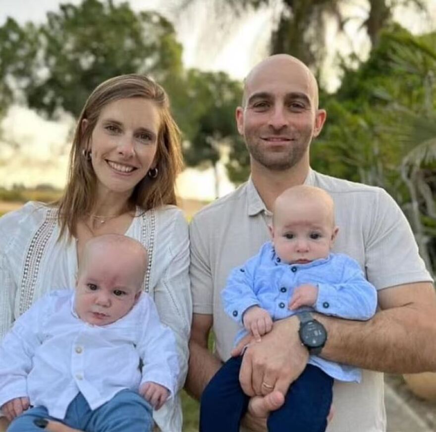 Πόλεμος στο Ισραήλ: Ζευγάρι 30χρονων έκρυψε τα 10 μηνών δίδυμα παιδιά τους - Τους σκότωσαν τρομοκράτες της Χαμάς