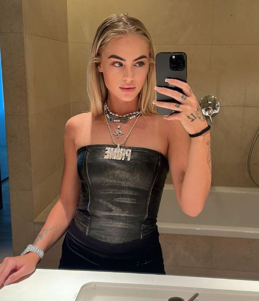 Αλίσα Λεμάν: Σούπερ σταρ του ποδοσφαίρου  της πρόσφερε 100.000 ευρώ για μια βραδιά σεξ 