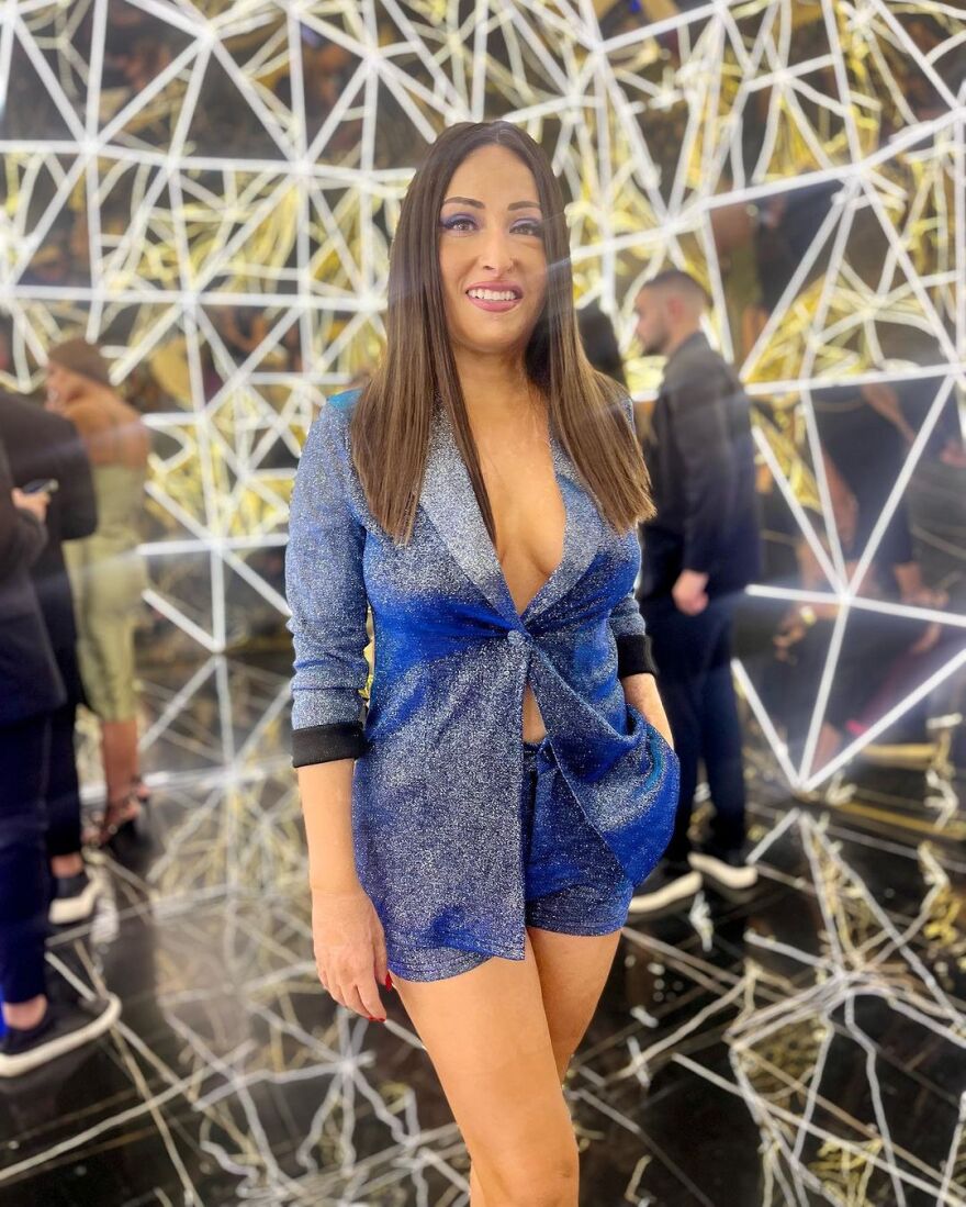 Ιωάννα Παλιοσπύρου: Η αποκαλυπτική εμφάνισή της στα μπουζούκια - Δείτε φωτογραφίες