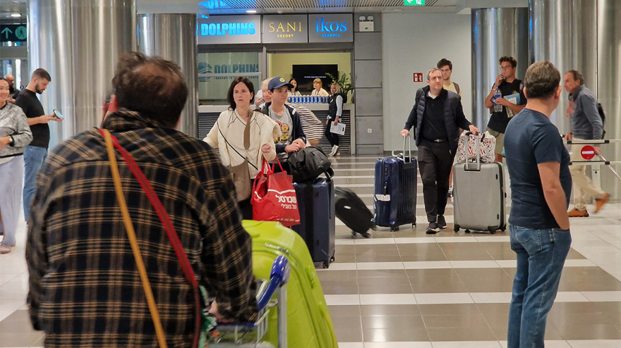 Θεσσαλονίκη: Με εισιτήριο χωρίς επιστροφή φτάνουν κάτοικοι του Ισραήλ – Δείτε βίντεο