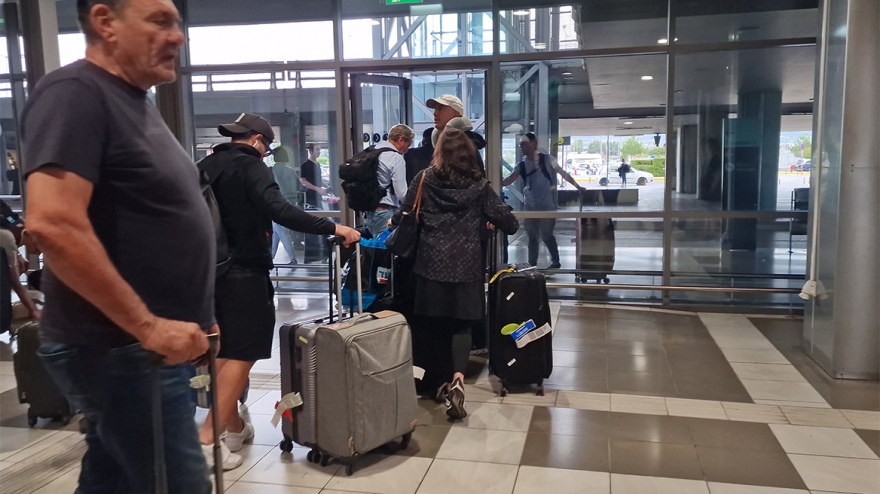 Θεσσαλονίκη: Με εισιτήριο χωρίς επιστροφή φτάνουν κάτοικοι του Ισραήλ – Δείτε βίντεο