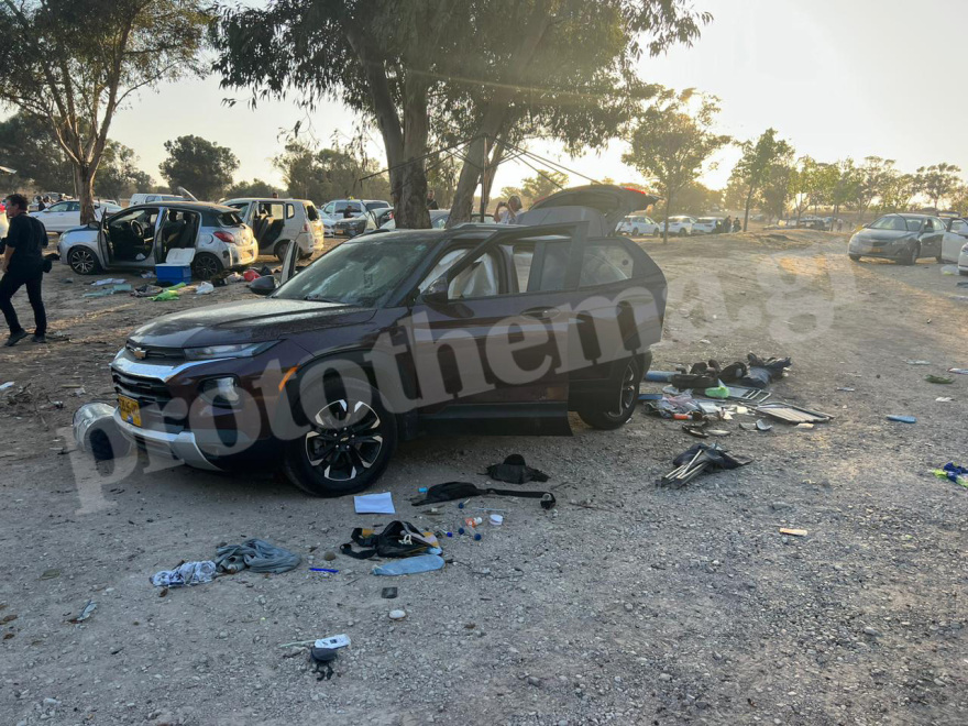 Πόλεμος στο Ισραήλ: Το protothema στο φεστιβάλ της μεγάλης σφαγής - Μπήκαν οι δημοσιογράφοι και μέσα υπήρχε τρομοκράτης με μαχαίρι 