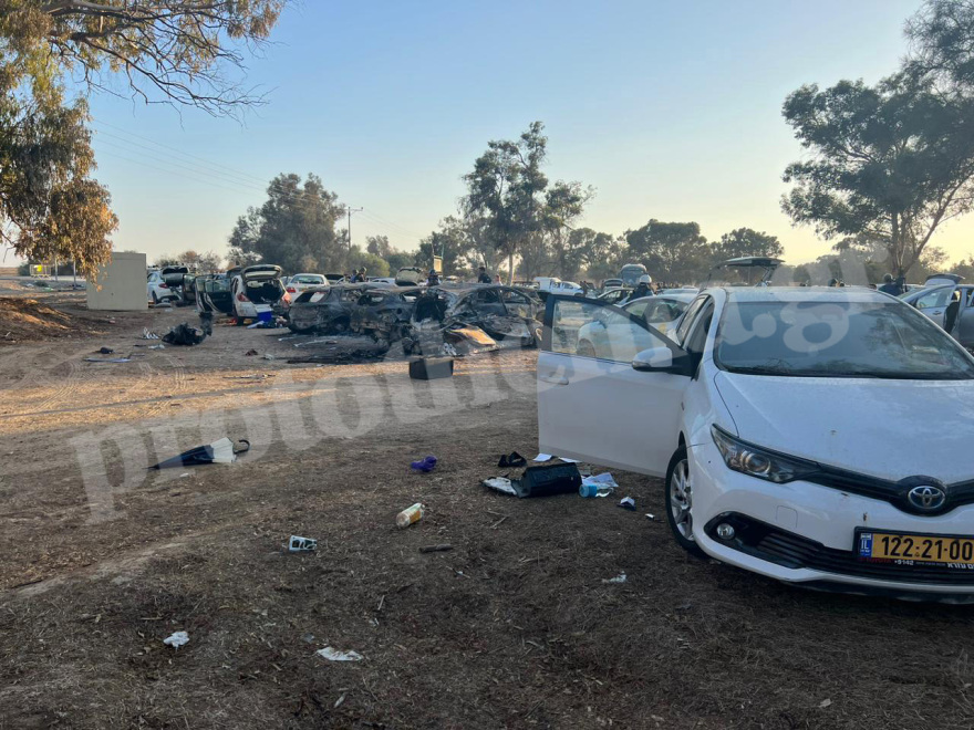 Πόλεμος στο Ισραήλ: Το protothema στο φεστιβάλ της μεγάλης σφαγής - Μπήκαν οι δημοσιογράφοι και μέσα υπήρχε τρομοκράτης με μαχαίρι 