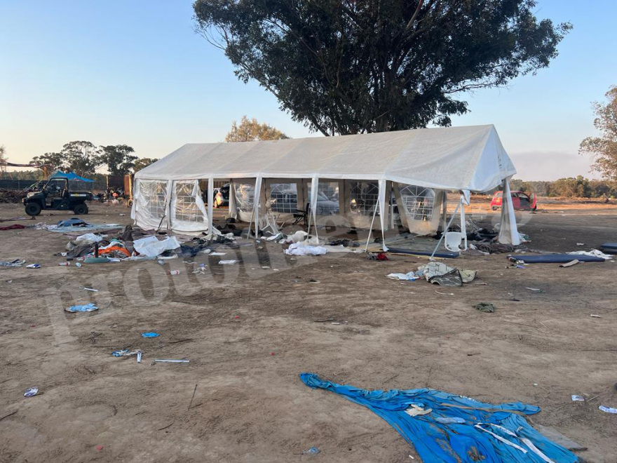 Πόλεμος στο Ισραήλ: Το protothema στο φεστιβάλ της μεγάλης σφαγής - Μπήκαν οι δημοσιογράφοι και μέσα υπήρχε τρομοκράτης με μαχαίρι 