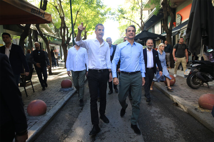 Κυριάκος Μητσοτάκης: Βόλτα με τον Μπακογιάννη στη Βικτώρια - Δείτε φωτογραφίες