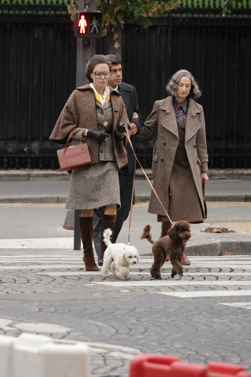 Αντζελίνα Τζολί: Αγνώριστη ως Μαρία Κάλλας - Οι πρώτες φωτογραφίες από τα γυρίσματα 