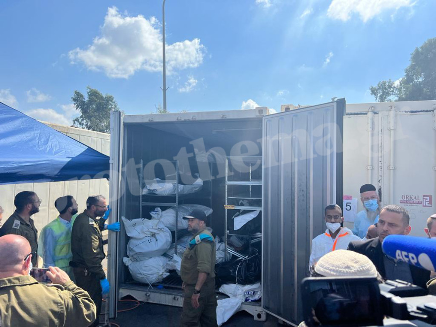 Πόλεμος στο Ισραήλ: Το protothema.gr στην βάση που παίζεται η τελευταία πράξη του πολέμου για τους νεκρούς Ισραηλινούς