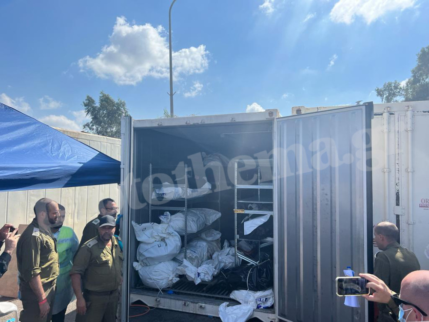 Πόλεμος στο Ισραήλ: Το protothema.gr στην βάση που παίζεται η τελευταία πράξη του πολέμου για τους νεκρούς Ισραηλινούς