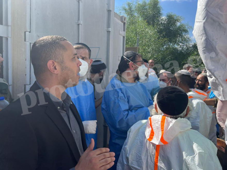 Πόλεμος στο Ισραήλ: Το protothema.gr στην βάση που παίζεται η τελευταία πράξη του πολέμου για τους νεκρούς Ισραηλινούς