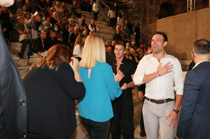 Στέφανος Κασσελάκης: Με τον Τάιλερ στην παράσταση του Κραουνάκη στο Ηρώδειο - Δείτε φωτογραφίες