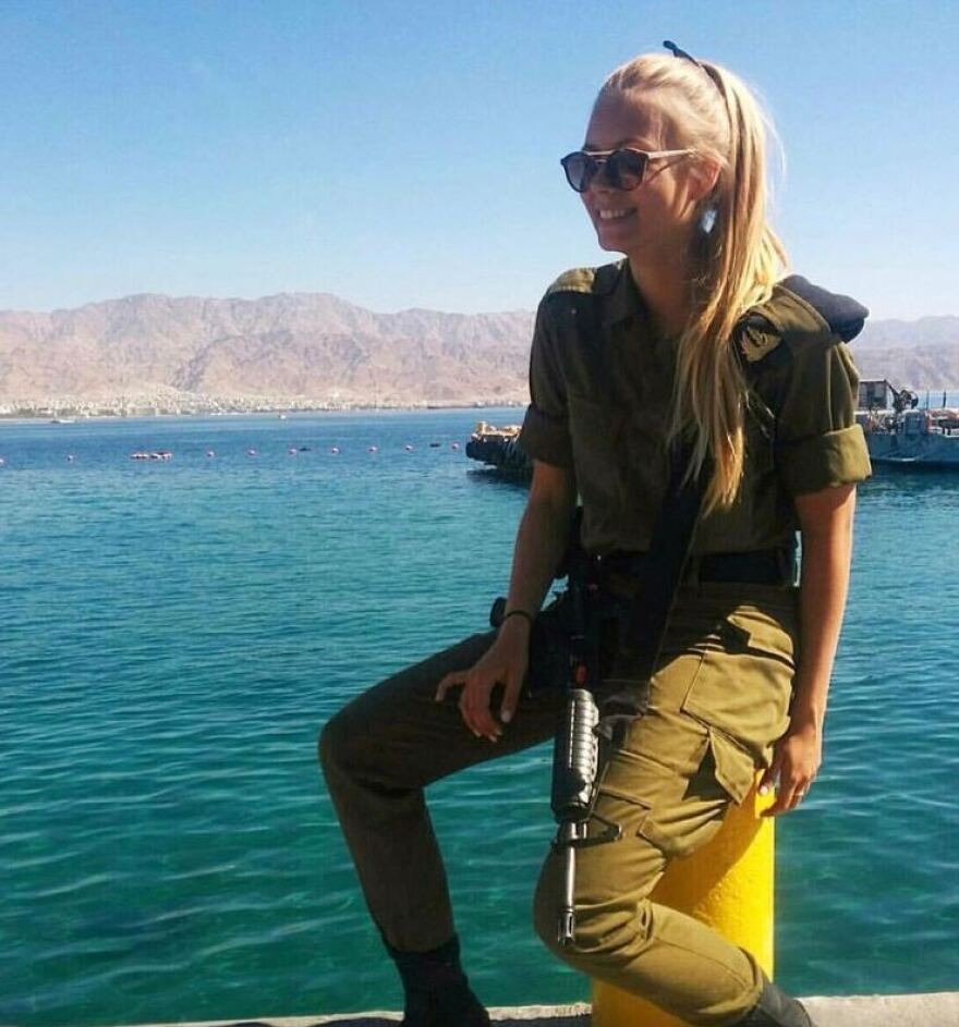 Ξεσπά κατά των οπαδών της Χαμάς η σύζυγος του Κουρτουά και πρώην  υπαξιωματικός του Ισραήλ: «Στηρίζουν την απανθρωπιά»