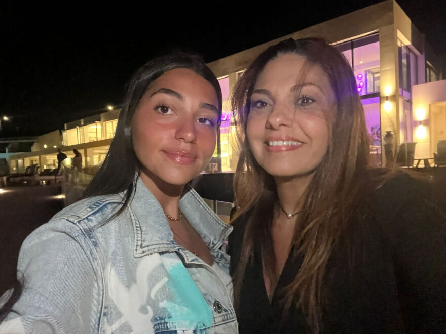 «Μαμά, δεν ήξερα ότι υπάρχει τόση σκληρότητα» - Η ιστορία της 19χρονης Όμι που γύρισε από την Κρήτη για να καταταγεί στο Ισραήλ