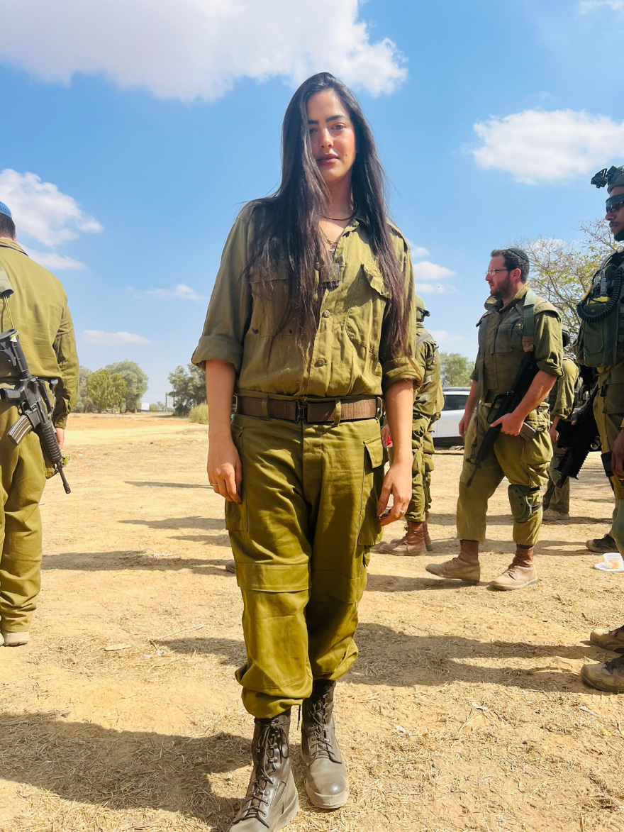 Ισραήλ: Τι λέει στο protothema η Ισραηλινή ηθοποιός που άφησε το Παρίσι για να πολεμήσει την Χαμάς