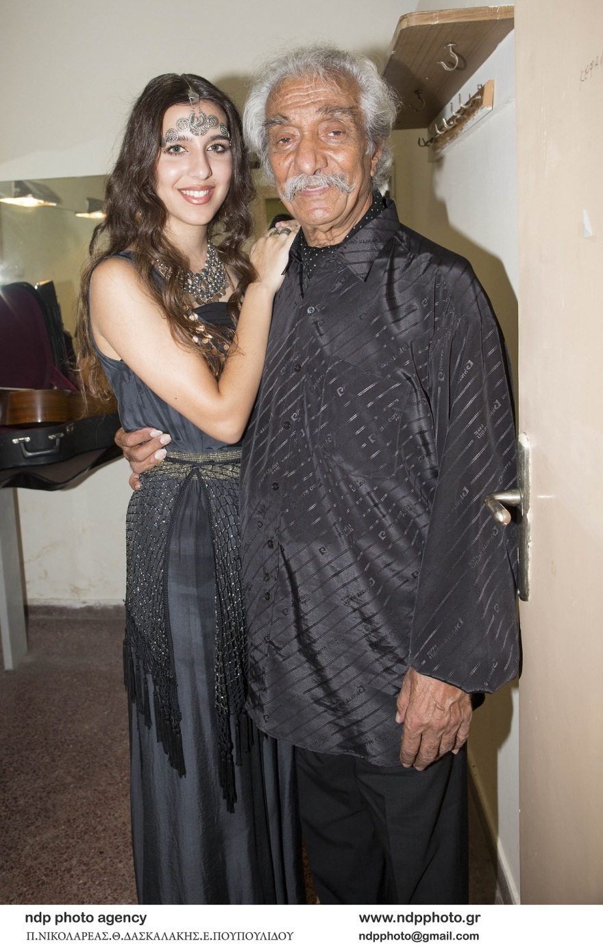 Δανιέλα Χατζή: Μου έλεγαν να μη φανερώνω ότι είμαι τσιγγάνα γιατί δεν φαίνομαι, λέει η κόρη του Κώστα Χατζή