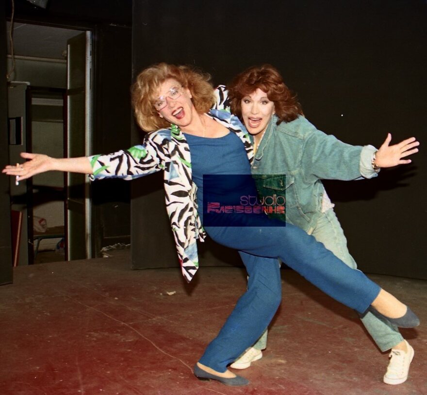 Μαίρη Χρονοπούλου: Αγκαλιά με τη Μάρω Κοντού σε ένα αδημοσίευτο στιγμιότυπο