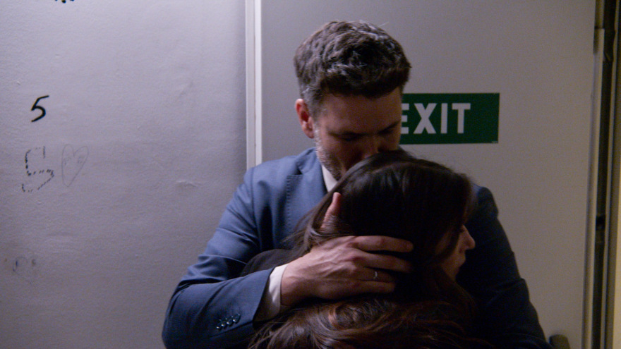 Παγιδευμένοι: Η Άννα και ο Σταύρος παίρνουν επικίνδυνα μονοπάτια