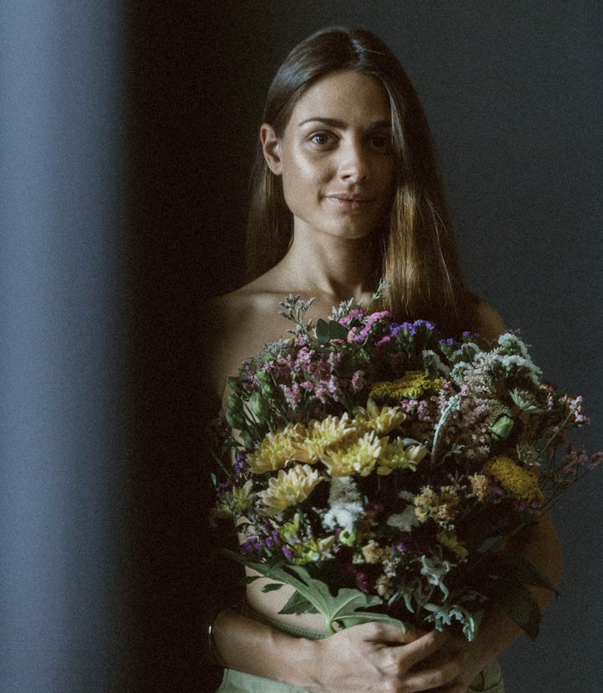 Εμμανουέλα Νινιράκη: Μια αγκαλιά  τραγούδια