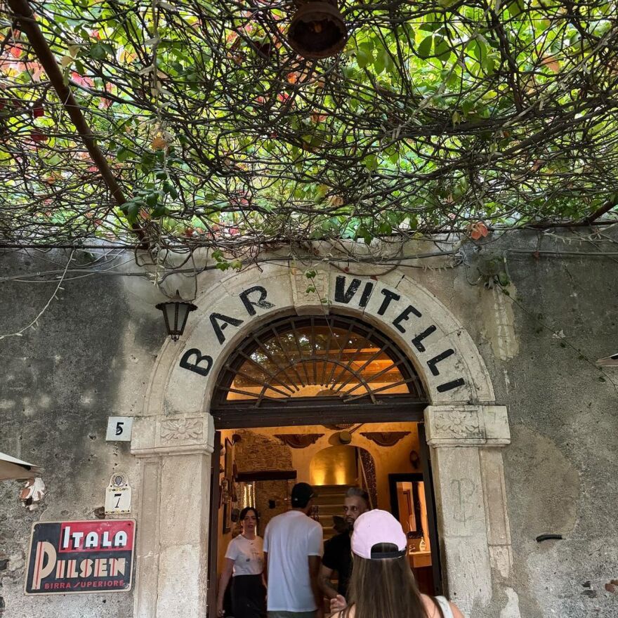 Κωνσταντίνος Αργυρός: Στη Σικελία ο τραγουδιστής - Δείτε φωτογραφίες