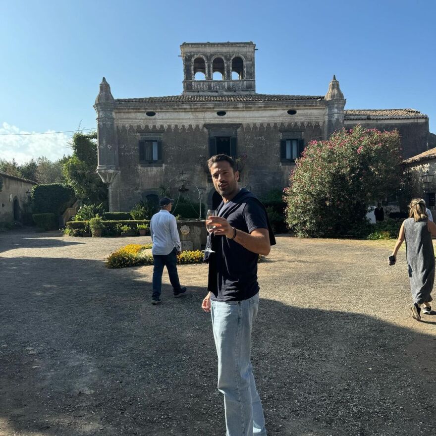 Κωνσταντίνος Αργυρός: Στη Σικελία ο τραγουδιστής - Δείτε φωτογραφίες