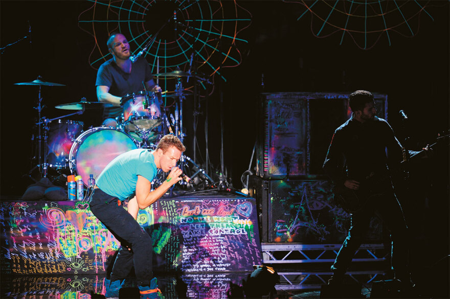 Οι Coldplay αποφάσισαν να εμφανιστούν στην Αθήνα, αλλά ο Καλατράβα... είχε άλλα σχέδια