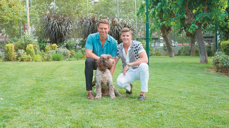 Ο Κασσελάκης παίζει... μπάλα με τα πρωινάδικα και τους απολιτίκ