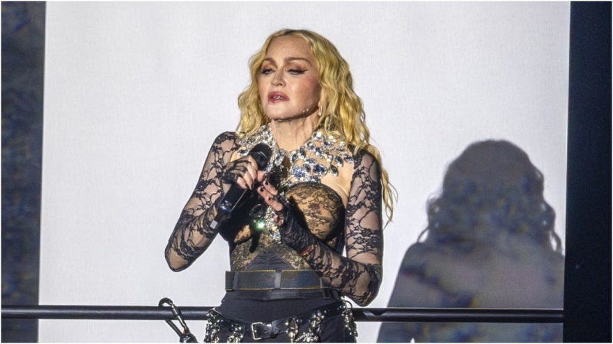 Η Μαντόνα αποκάλυψε πως ήταν σε τεχνητό κώμα για 48 ώρες μετά τη βακτηριακή λοίμωξη που υπέστη